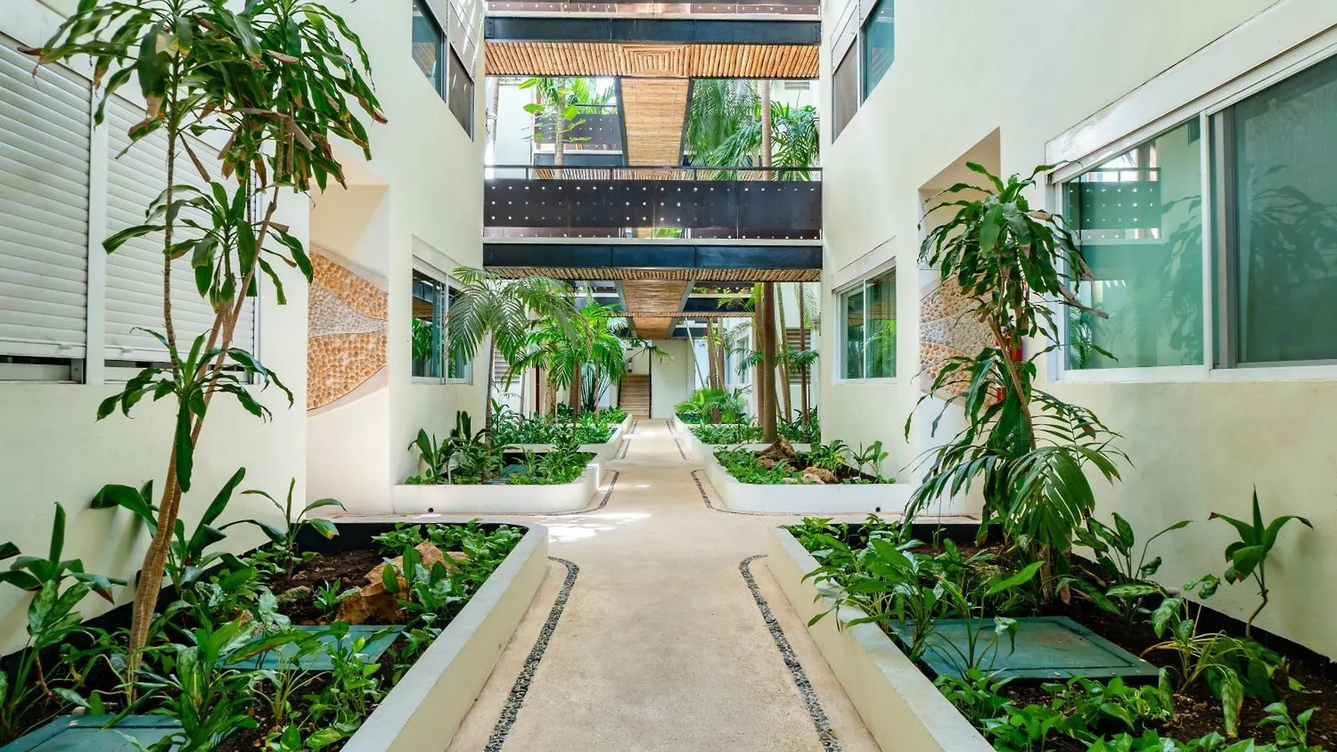Meridian 208 Condo Playa del Carmen Mexiko
